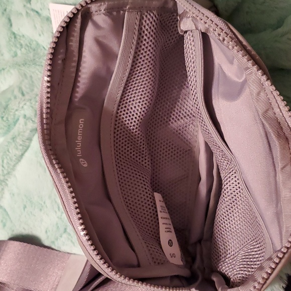 NWT official TCU Lululemon Everywhere Belt Bag - Picture 6 of 9